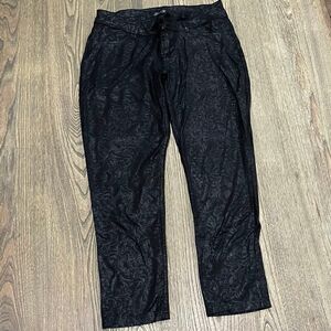 Seven7 Baroque Skinny Pants Mid-Rise Faux Leather Floral Preppy Black Size 8